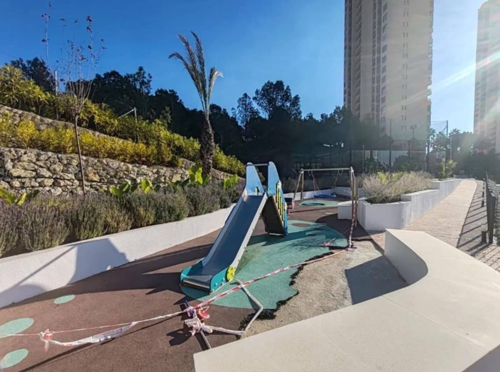 Apartamento de 3 habitaciones en Benidorm en venta con piscina garaje - 595.000 € (Ref: 9745229)