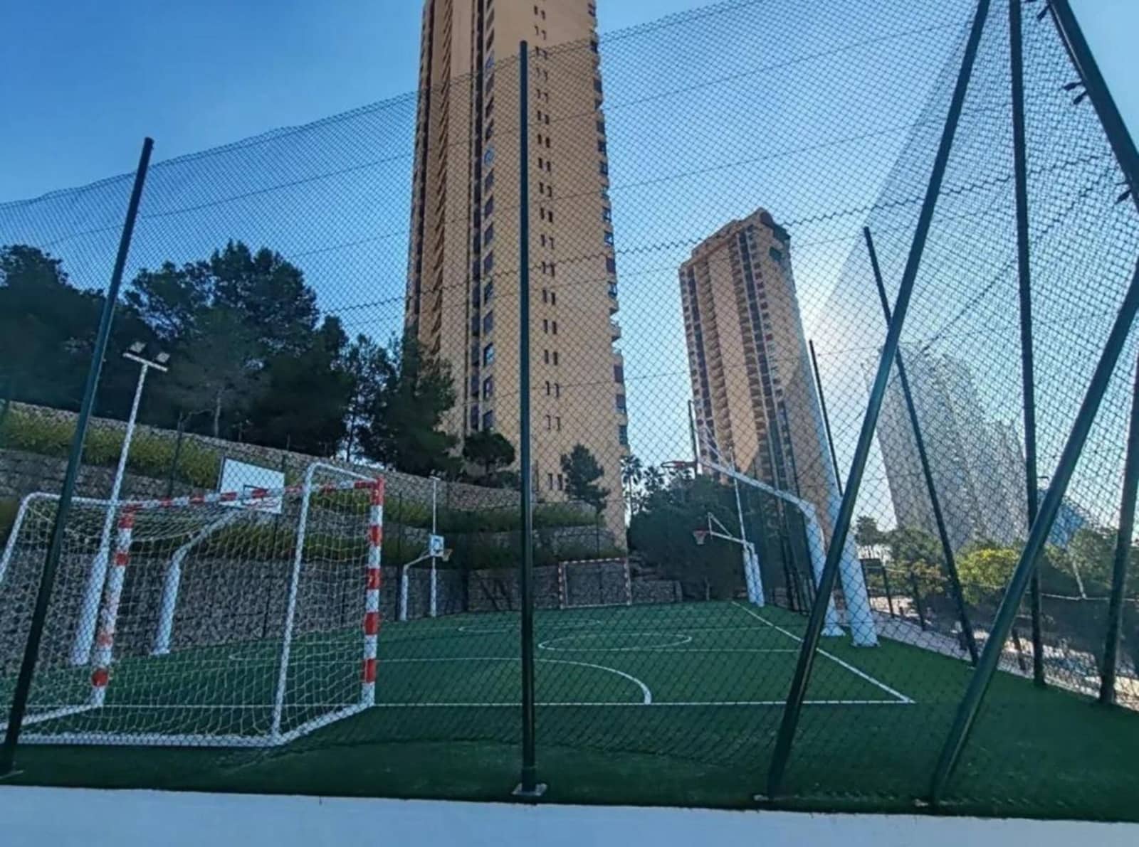 Apartamento de 3 habitaciones en Benidorm en venta con piscina garaje - 595.000 € (Ref: 9745229)