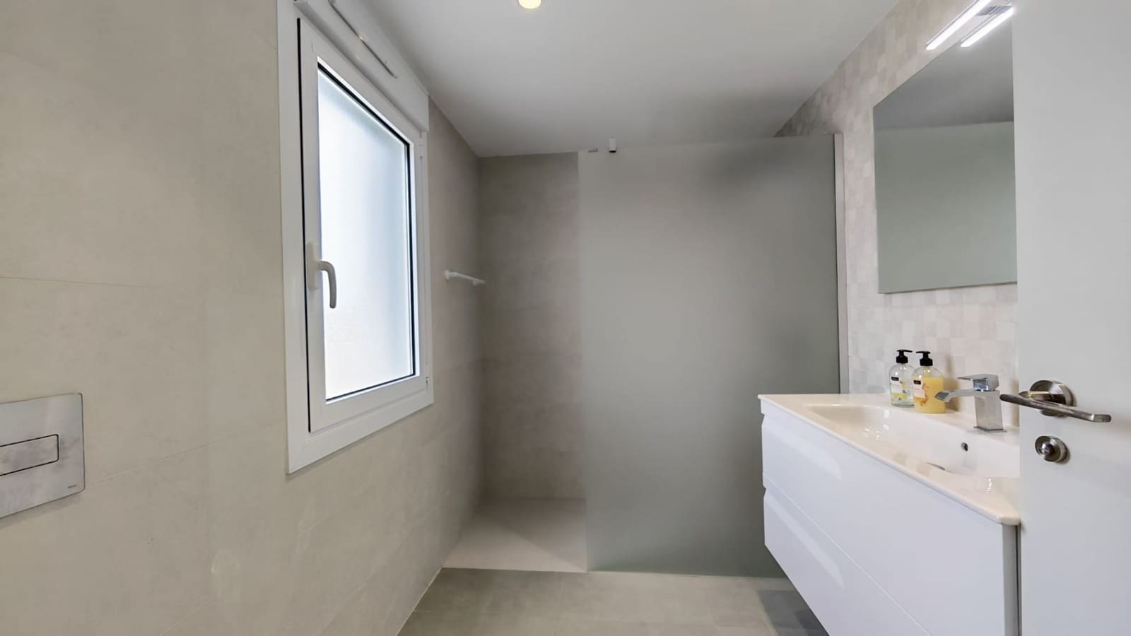 4 soverom Villa til salgs i Alfaz del Pi / L'Alfas del Pi med svømmebasseng garasje - € 1 195 000 (Ref: 9794256)