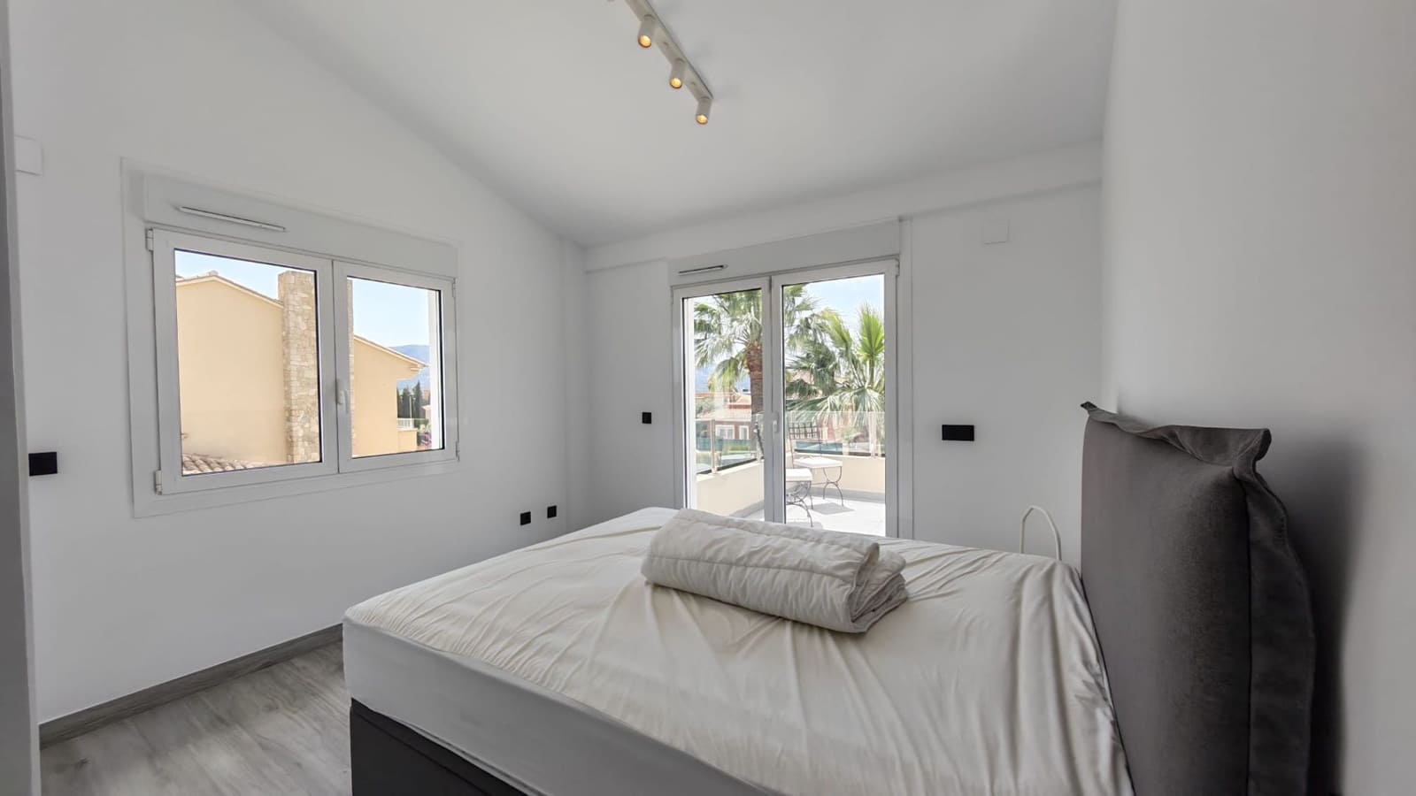 4 soverom Villa til salgs i Alfaz del Pi / L'Alfas del Pi med svømmebasseng garasje - € 1 195 000 (Ref: 9794256)