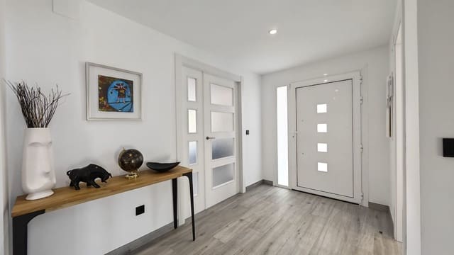 4 soveværelse Villa til salg i Pueblo - Urbanizaciones, Alfaz del Pi / L'Alfàs del Pi med swimmingpool garage - € 1.195.000 (Ref: 9794256)