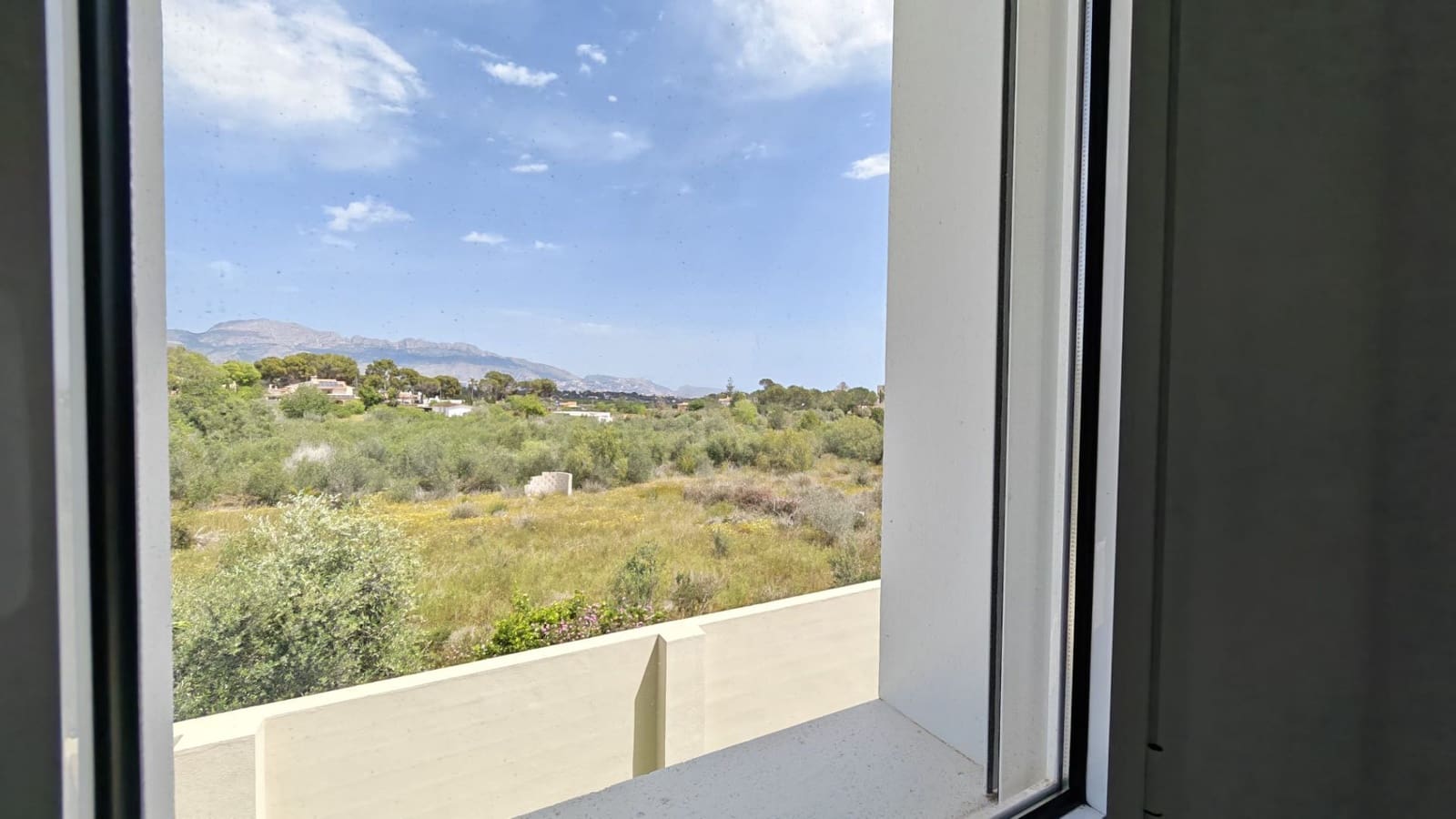 4 soverom Villa til salgs i Alfaz del Pi / L'Alfas del Pi med svømmebasseng garasje - € 1 195 000 (Ref: 9794256)