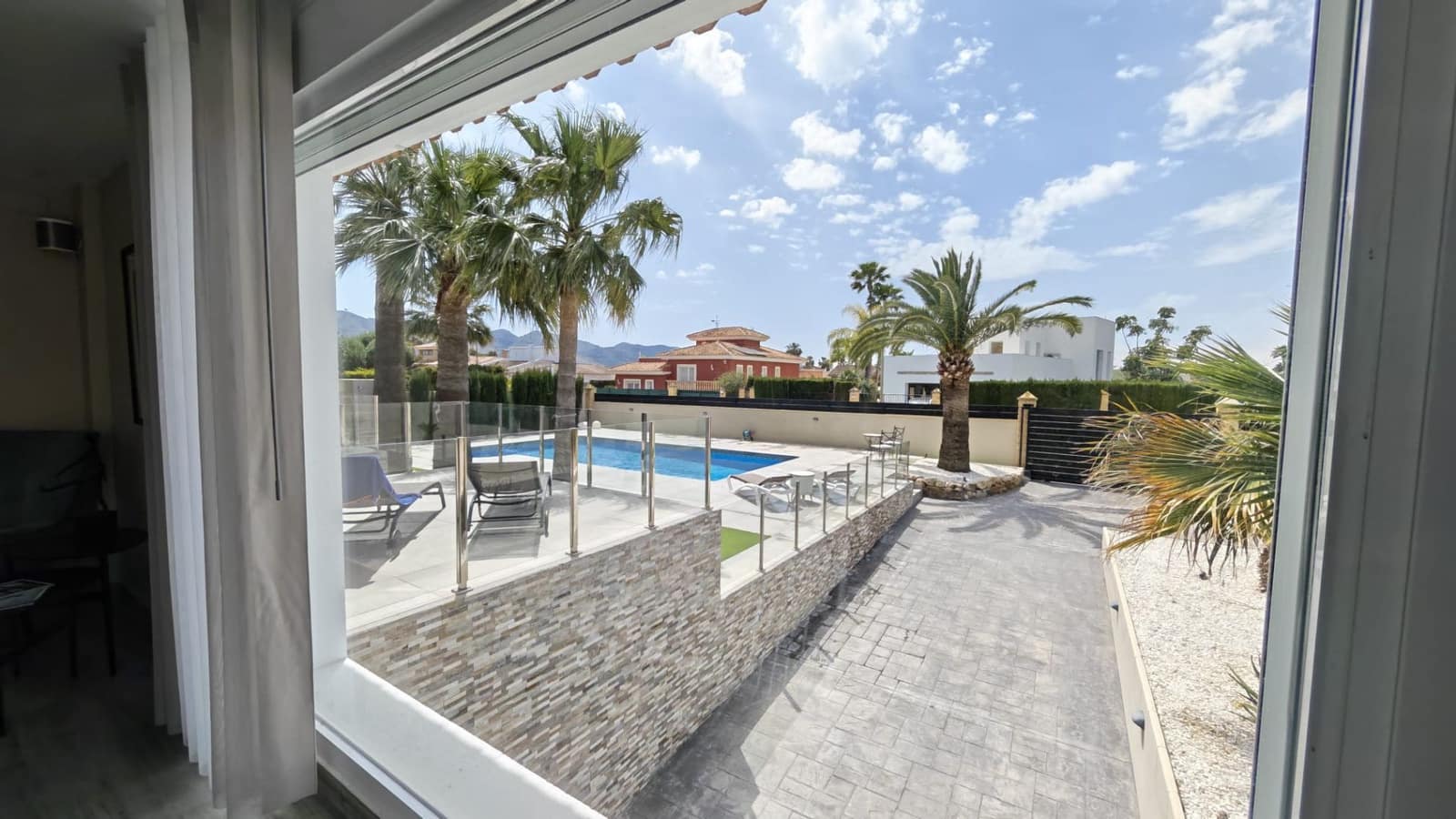 4 soverom Villa til salgs i Alfaz del Pi / L'Alfas del Pi med svømmebasseng garasje - € 1 195 000 (Ref: 9794256)