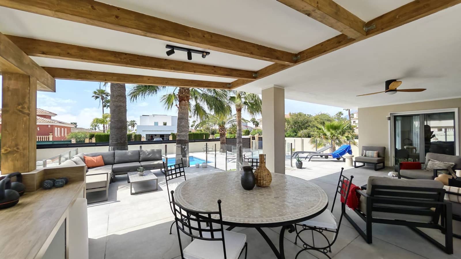 4 soverom Villa til salgs i Alfaz del Pi / L'Alfas del Pi med svømmebasseng garasje - € 1 195 000 (Ref: 9794256)