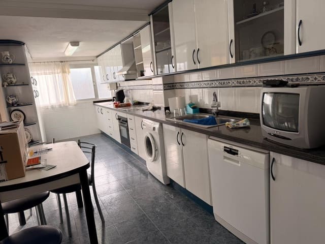 3 bedroom Apartment for sale in Colonia Madrid, Benidorm with garage - € 550,000 (Ref: 9796866)