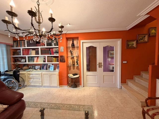 3 bedroom Apartment for sale in Colonia Madrid, Benidorm with garage - € 550,000 (Ref: 9796866)