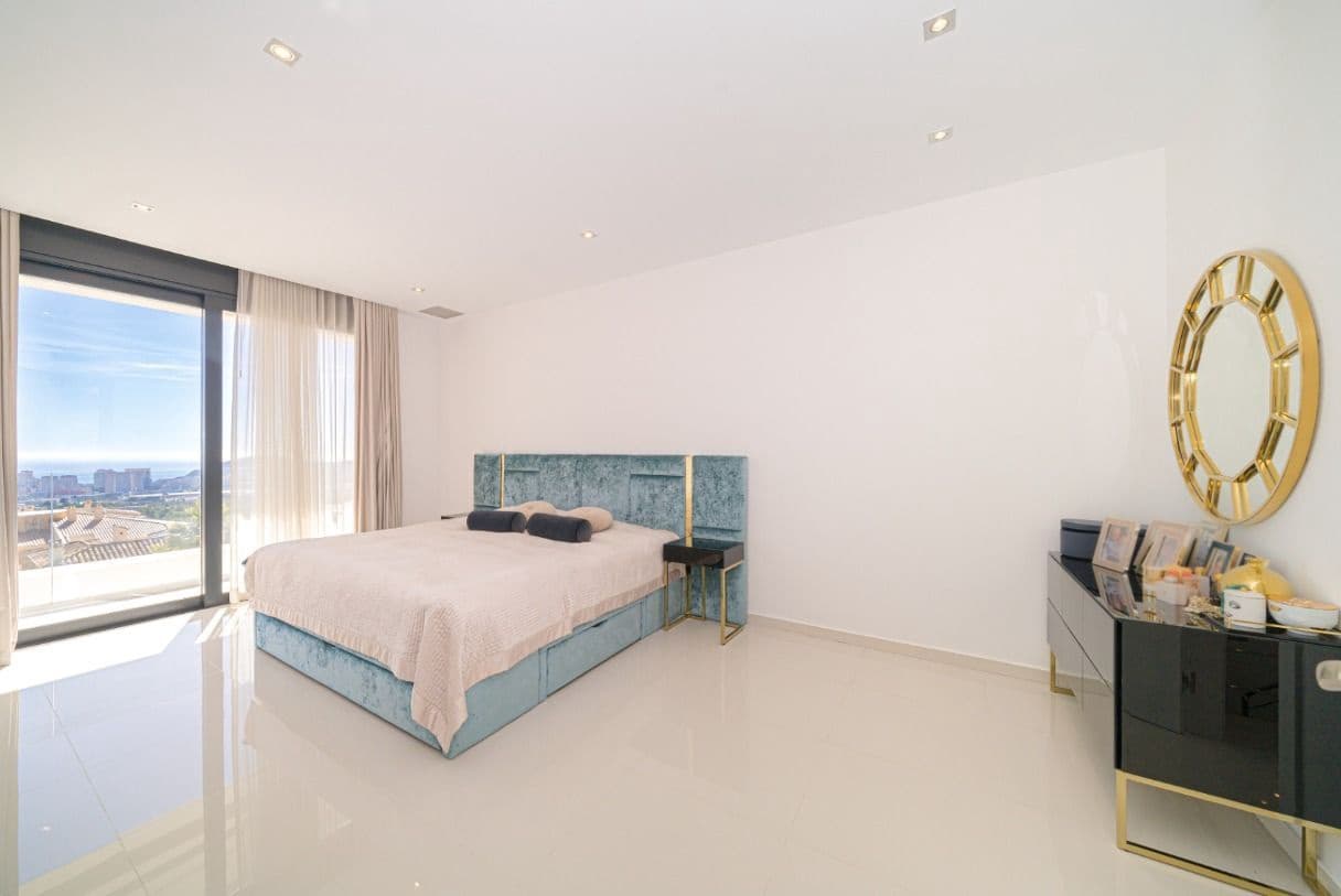 Chalet de 5 habitaciones en Finestrat en venta con piscina garaje - 2.000.000 € (Ref: 9800517)