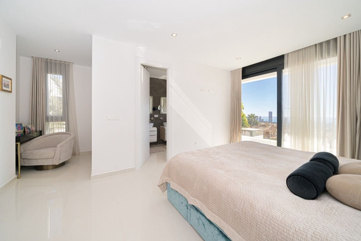 Chalet de 5 habitaciones en Finestrat en venta con piscina garaje - 2.000.000 € (Ref: 9800517)