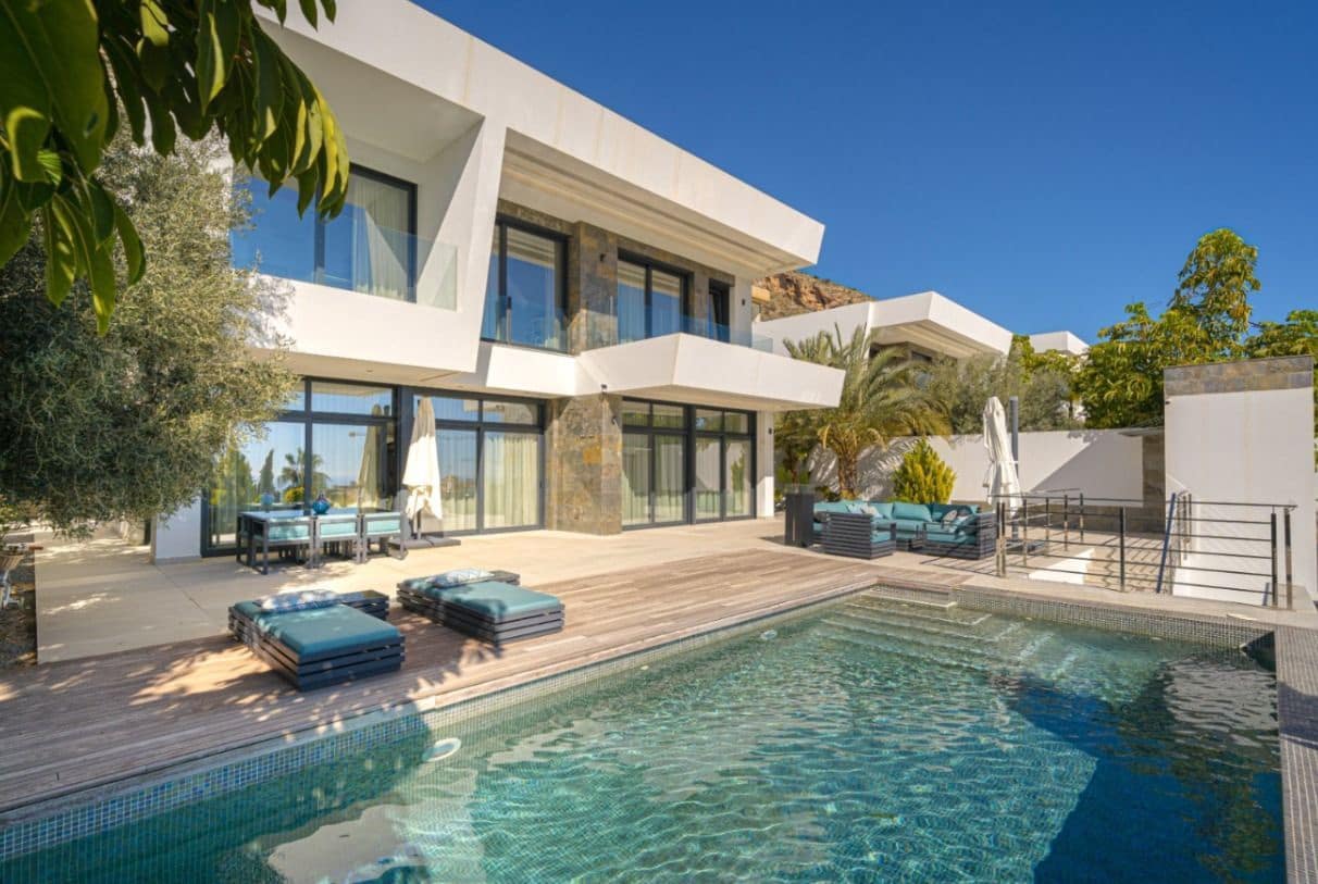 Chalet de 5 habitaciones en Finestrat en venta con piscina garaje - 2.000.000 € (Ref: 9800517)