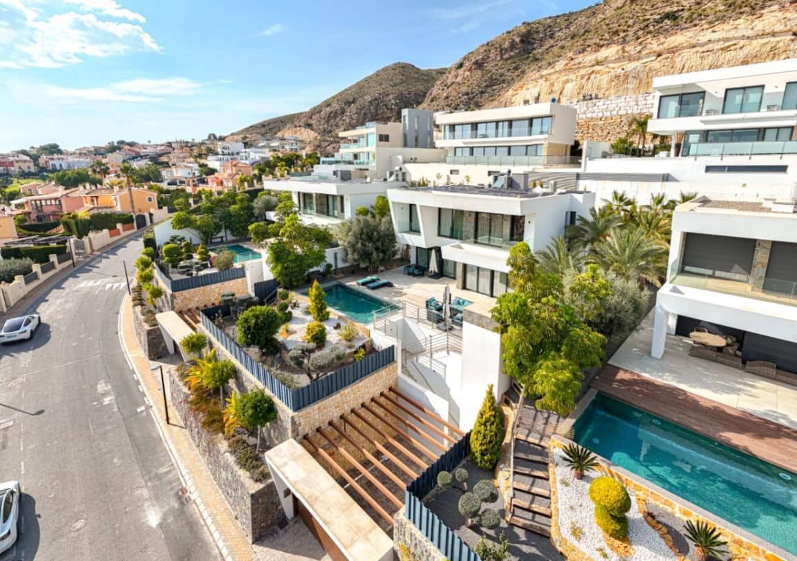 Chalet de 5 habitaciones en Finestrat en venta con piscina garaje - 2.000.000 € (Ref: 9800517)