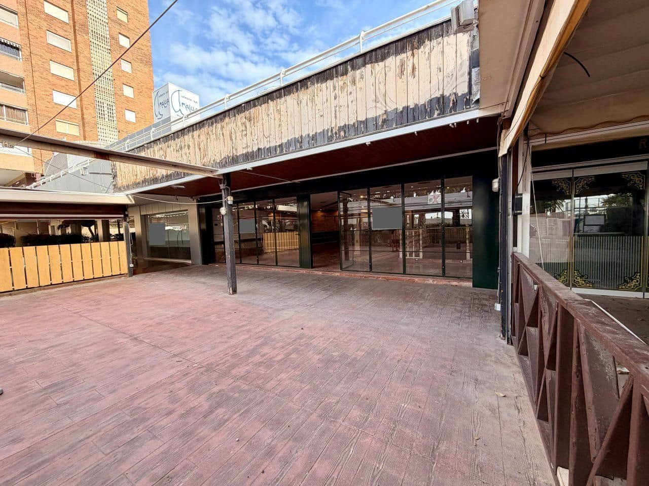 Commercial for sale in Benidorm - € 445,000 (Ref: 9806196)