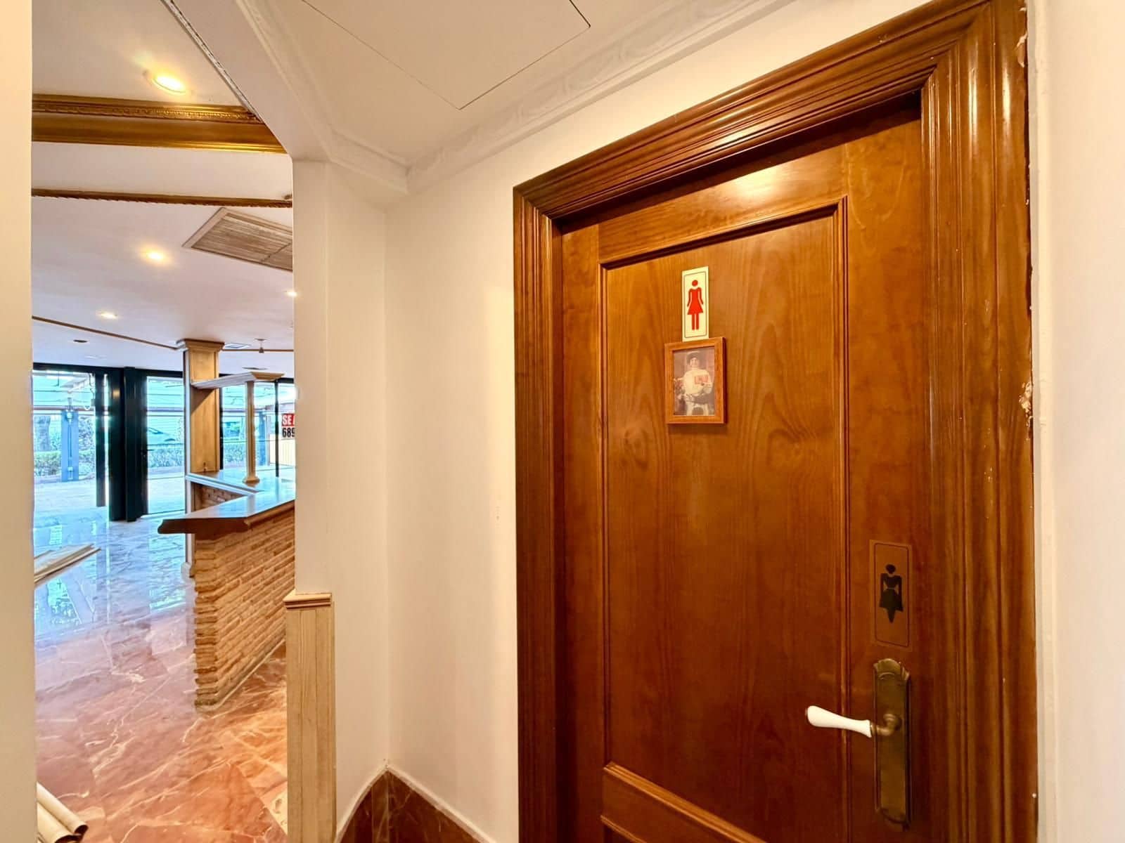 Commercial for sale in Benidorm - € 445,000 (Ref: 9806196)