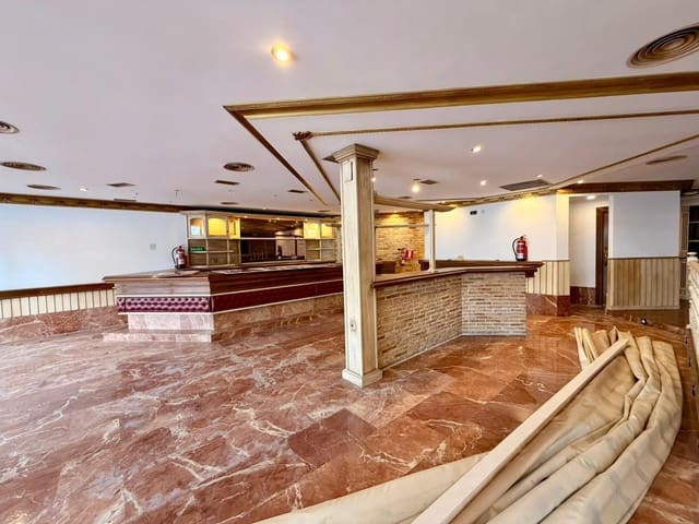 Commercial for sale in Playa Poniente, Benidorm - € 445,000 (Ref: 9806196)