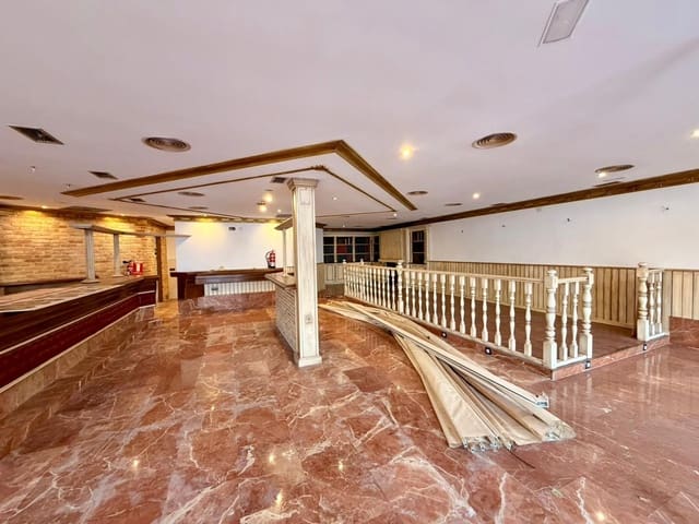 Commercial for sale in Playa Poniente, Benidorm - € 445,000 (Ref: 9806196)