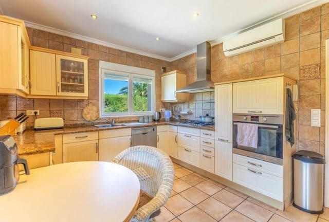 3 Zimmer Villa zu verkaufen in La Granadella  - Costa Nova, Javea / Xàbia mit Pool Garage - 765.000 € (Ref: 9819973)