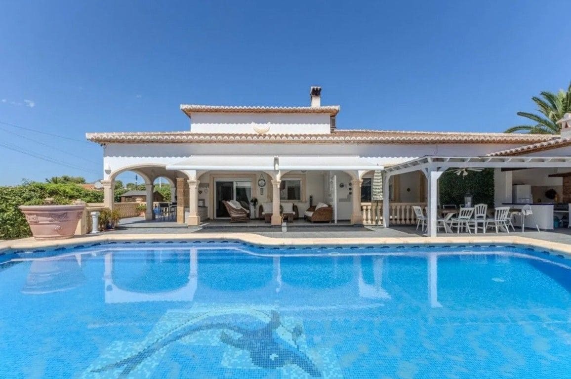 3 Zimmer Villa zu verkaufen in Javea / Xabia mit Pool Garage - 765.000 € (Ref: 9819973)