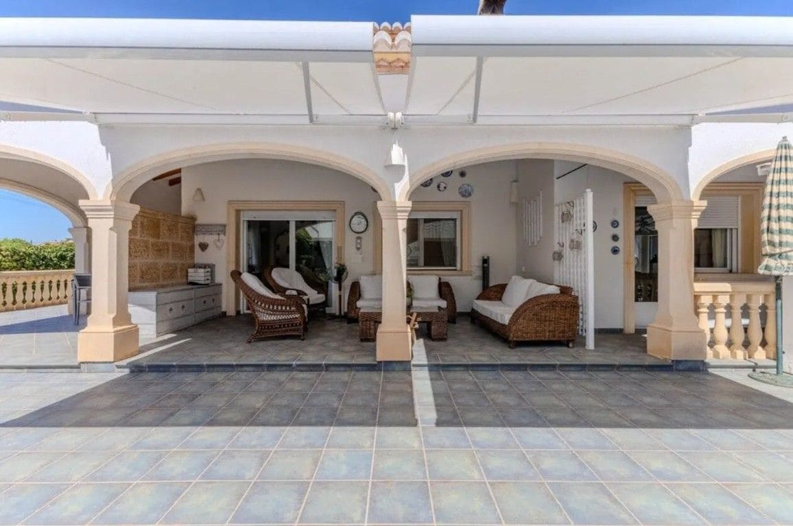 3 Zimmer Villa zu verkaufen in Javea / Xabia mit Pool Garage - 765.000 € (Ref: 9819973)