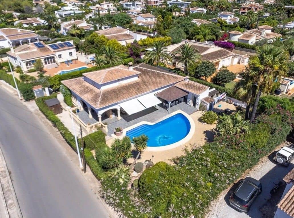 3 Zimmer Villa zu verkaufen in Javea / Xabia mit Pool Garage - 765.000 € (Ref: 9819973)