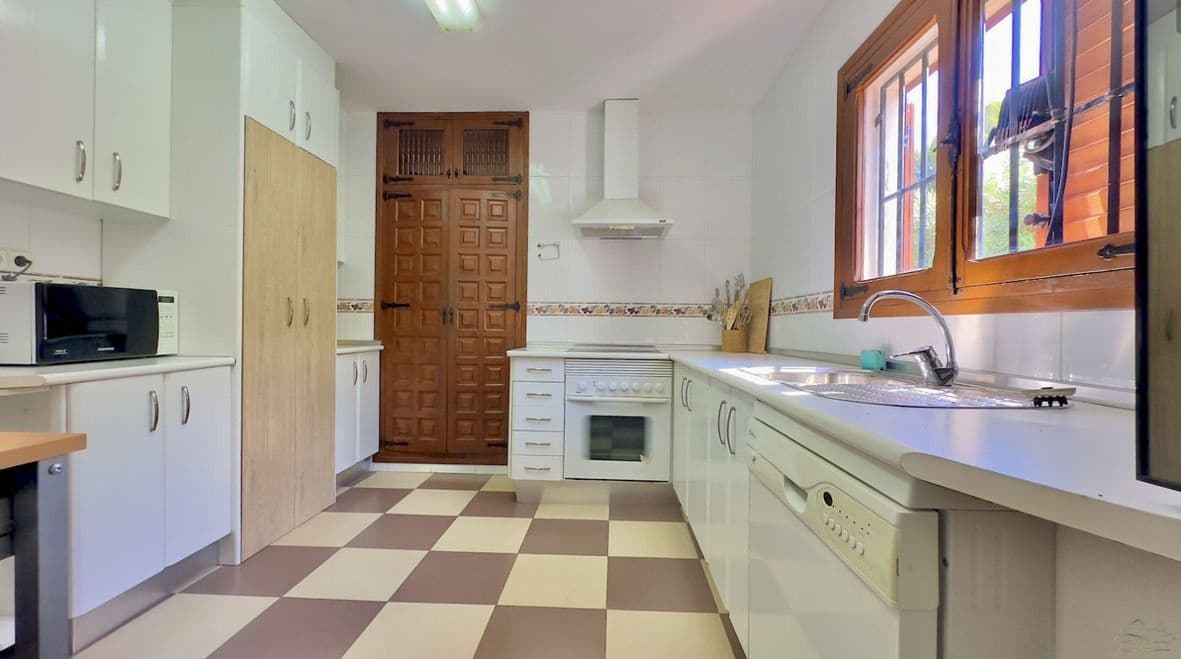 6 soveværelse Villa til salg i Javea / Xabia med swimmingpool garage - € 790.000 (Ref: 9819974)