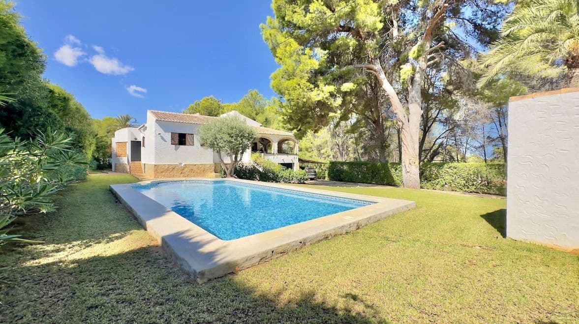 6 soveværelse Villa til salg i Javea / Xabia med swimmingpool garage - € 790.000 (Ref: 9819974)