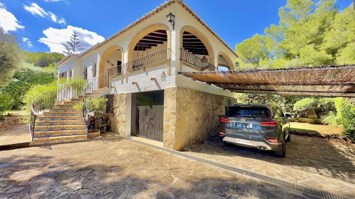 6 soveværelse Villa til salg i Javea / Xabia med swimmingpool garage - € 790.000 (Ref: 9819974)