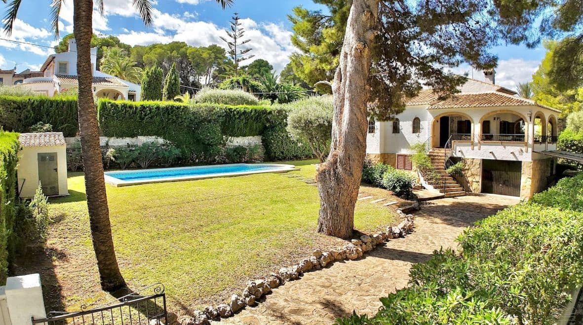 6 soveværelse Villa til salg i Javea / Xabia med swimmingpool garage - € 790.000 (Ref: 9819974)