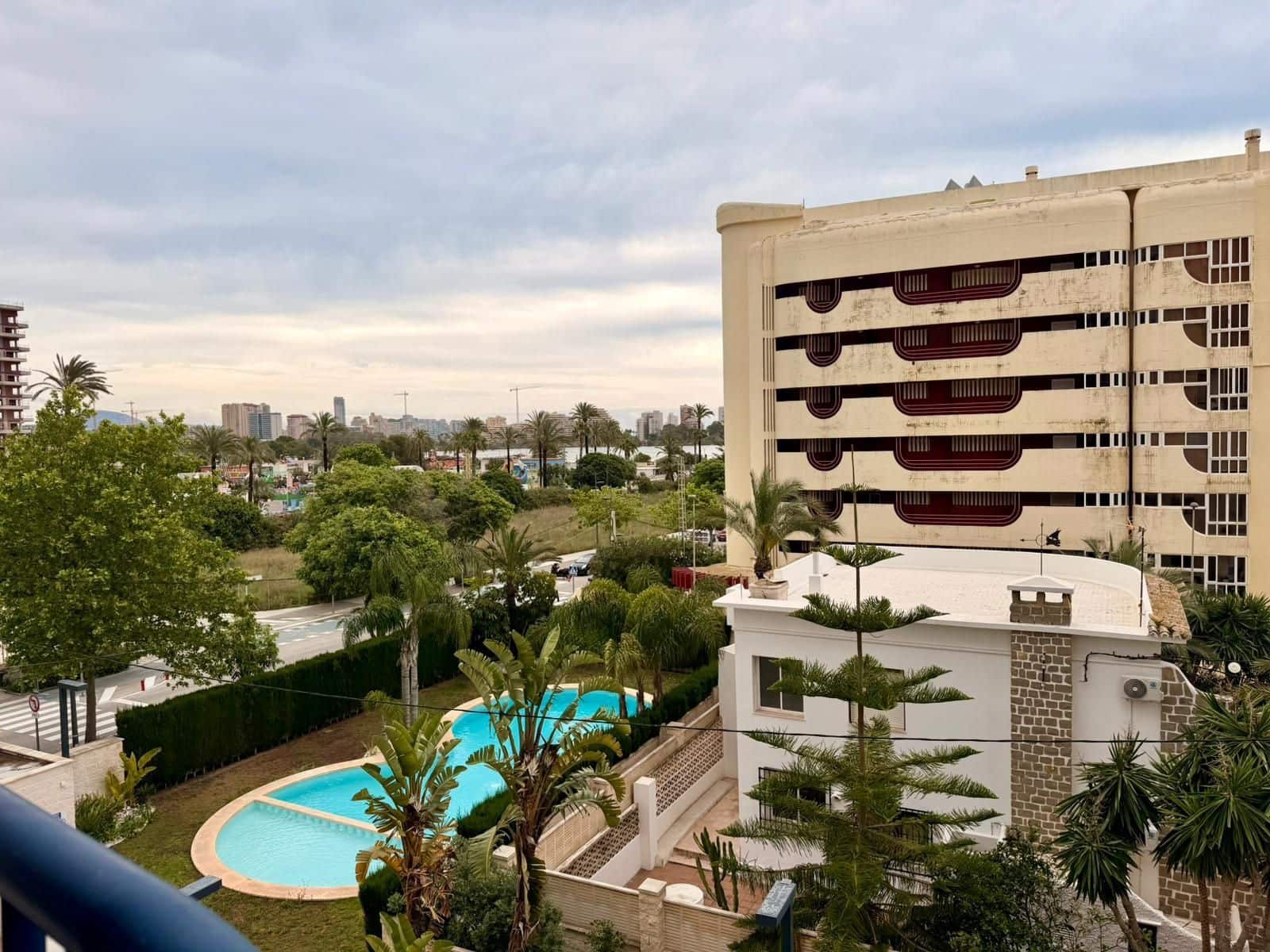 3 makuuhuone Huoneisto myytävänä paikassa Calpe / Calp mukana uima-altaan 
autotalli - 490 000 € (Ref: 9826333)