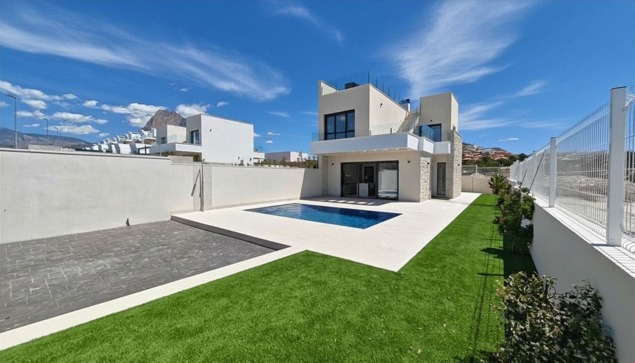 3 slaapkamer Villa te koop in Finestrat met zwembad garage - € 645.000 (Ref: 9845080)