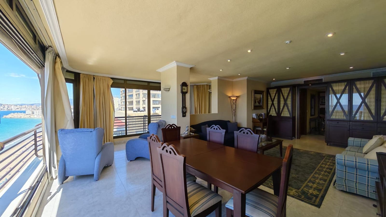 2 chambre Appartement à vendre à Benidorm avec piscine garage - 560 000 € (Ref: 9849073)