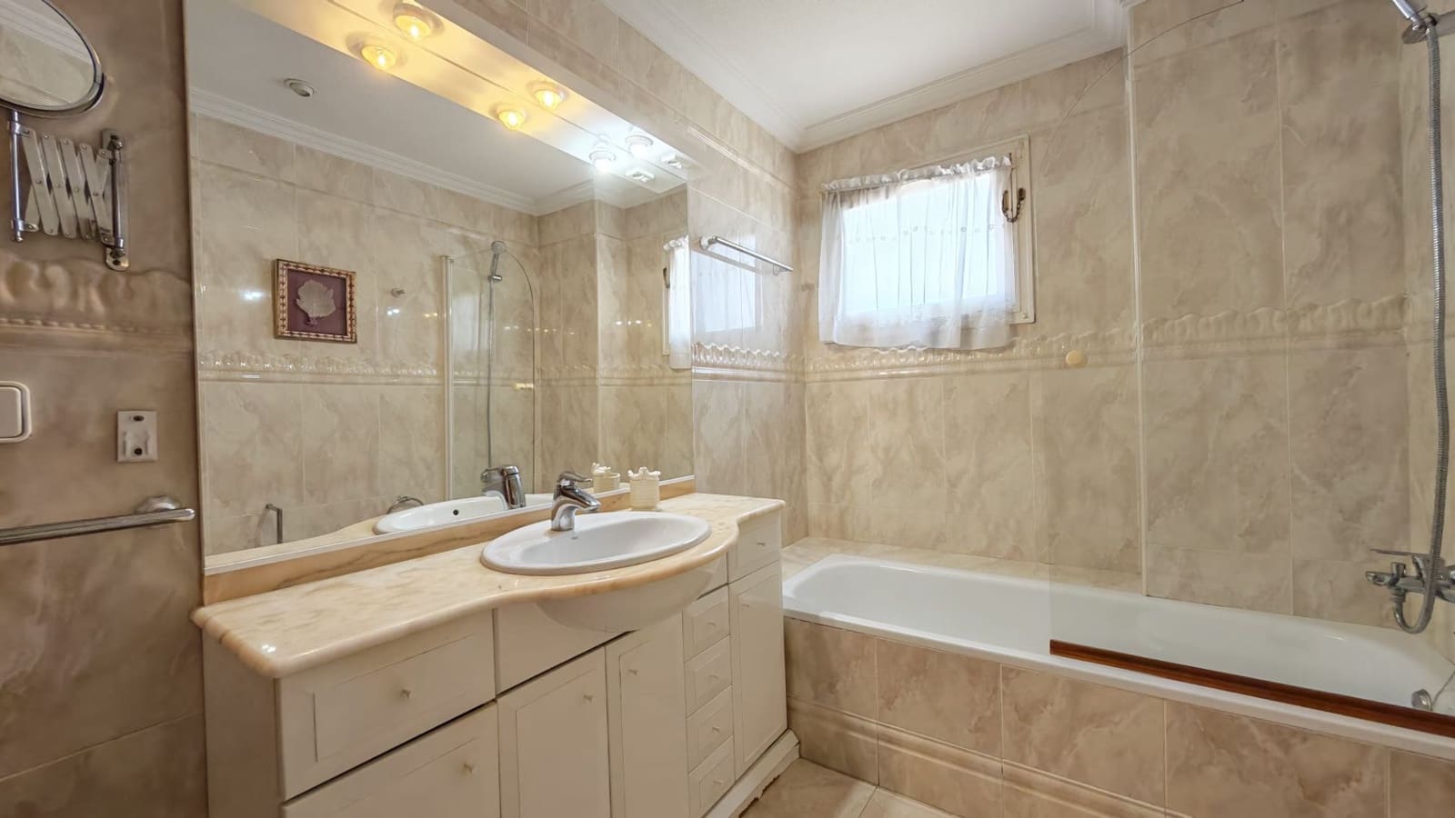 2 chambre Appartement à vendre à Benidorm avec piscine garage - 560 000 € (Ref: 9849073)