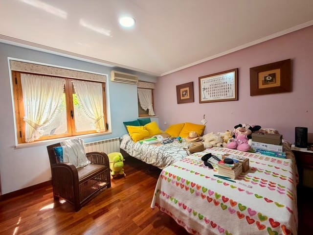 Chalet de 4 habitaciones en Playa de Muchavista, El Campello en venta con garaje - 2.500.000 € (Ref: 9933643)