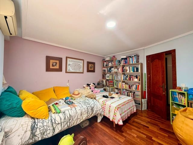 Chalet de 4 habitaciones en Playa de Muchavista, El Campello en venta con garaje - 2.500.000 € (Ref: 9933643)
