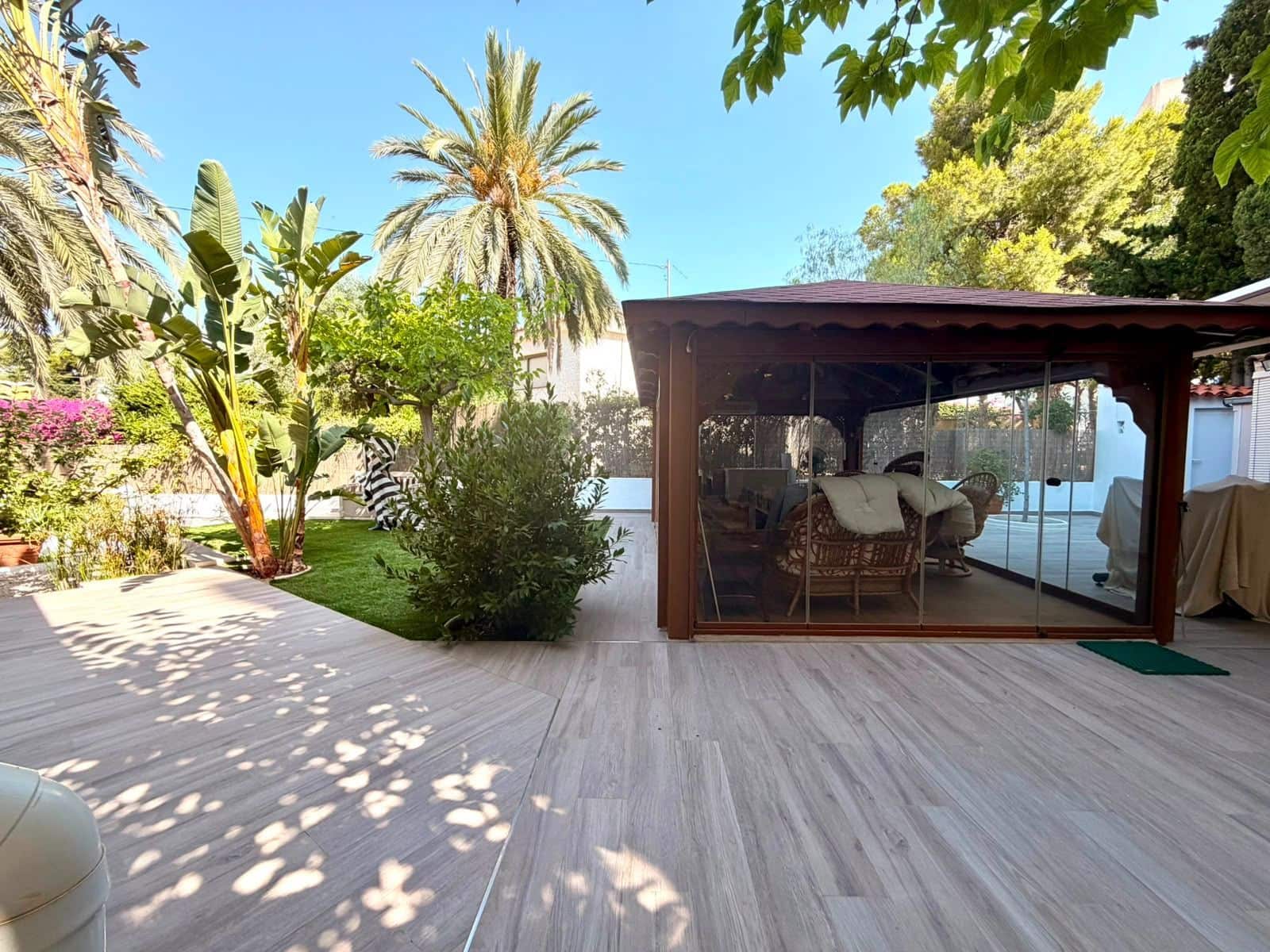 Chalet de 4 habitaciones en El Campello en venta con garaje - 2.500.000 € (Ref: 9933643)