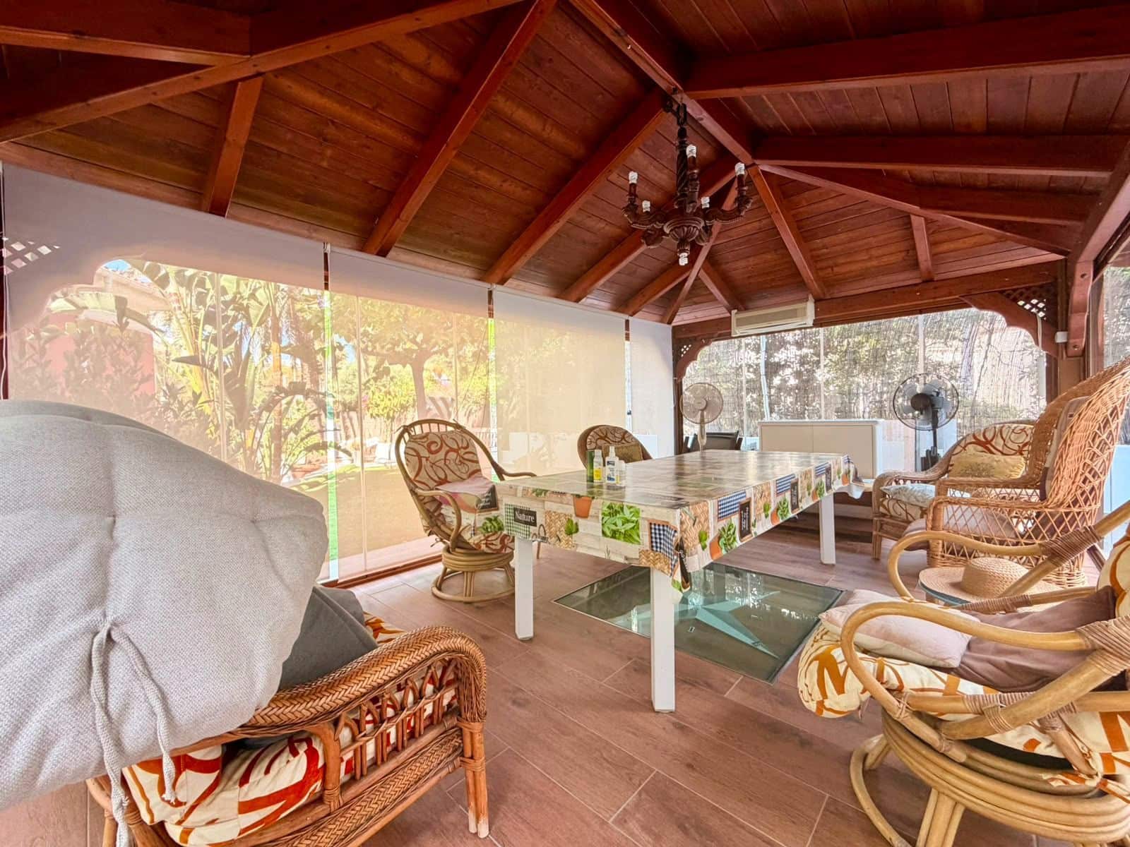 Chalet de 4 habitaciones en El Campello en venta con garaje - 2.500.000 € (Ref: 9933643)