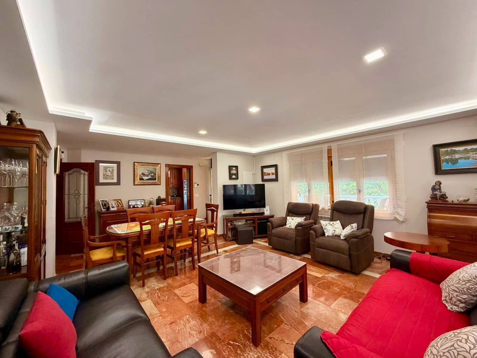 4 bedroom Villa for sale in El Campello with garage - € 2,500,000 (Ref: 9933643)