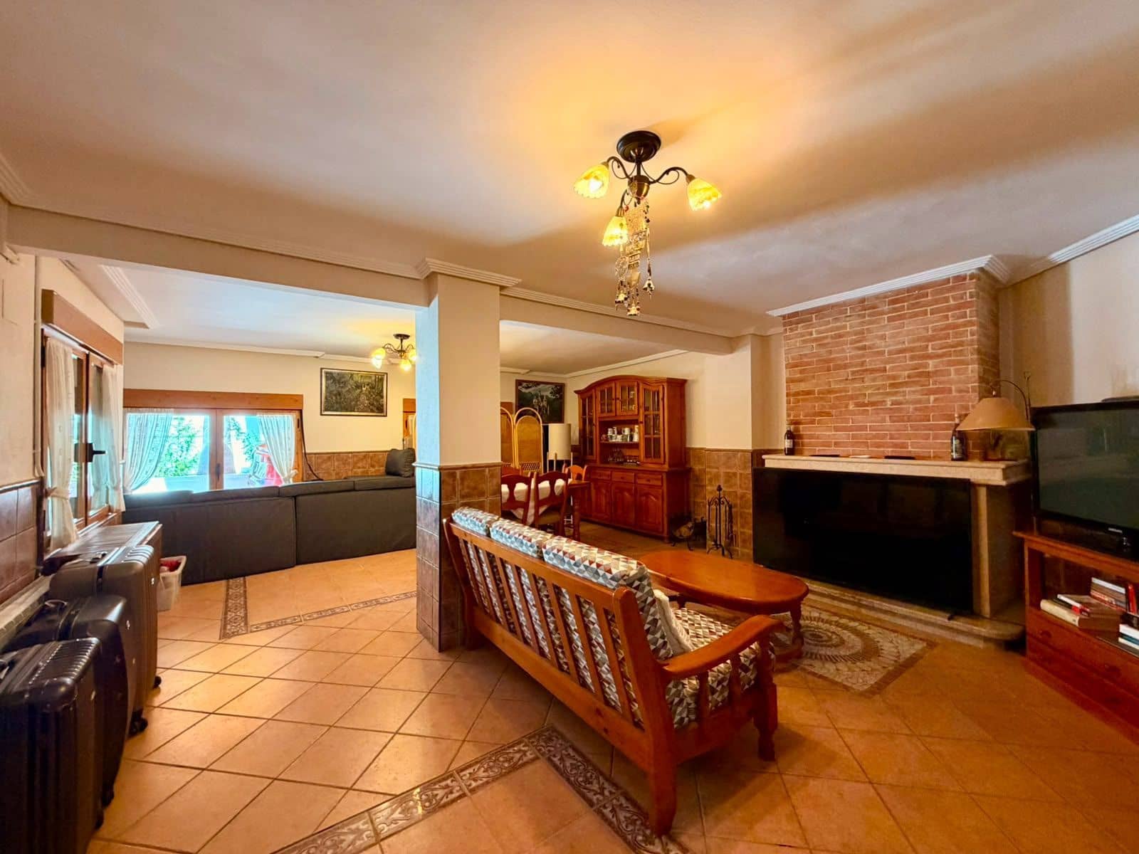 4 bedroom Villa for sale in El Campello with garage - € 2,500,000 (Ref: 9933643)