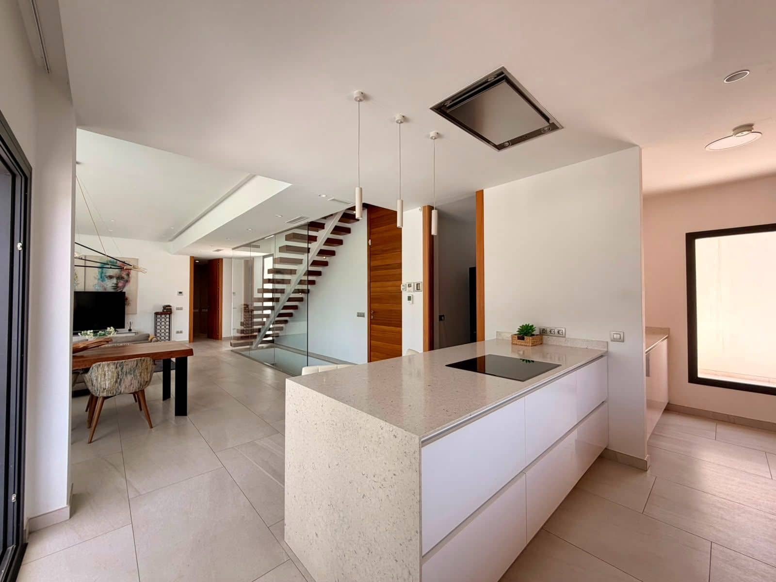 4 bedroom Villa for sale in Finestrat with pool garage - € 1,340,000 (Ref: 9933644)