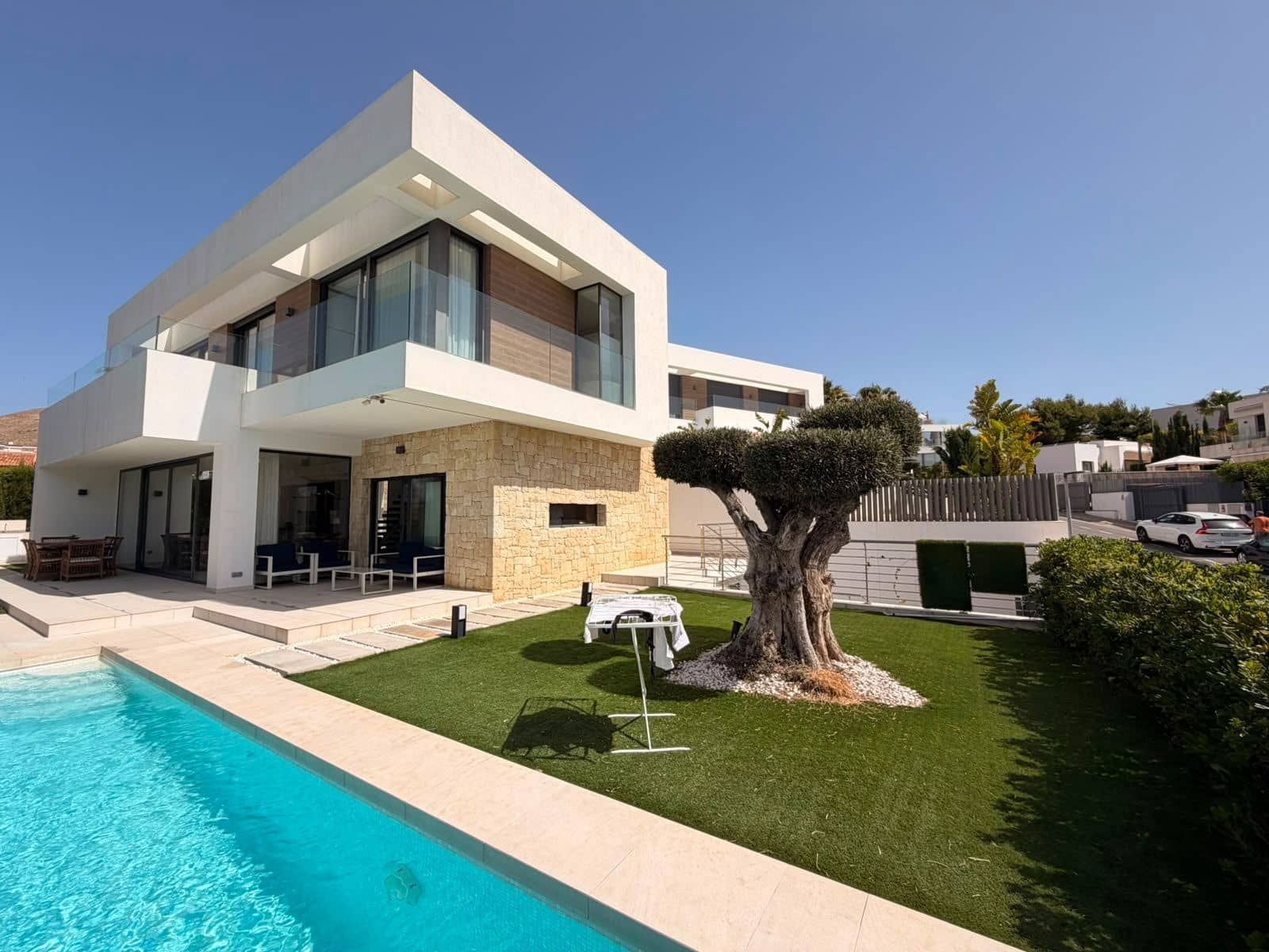 4 bedroom Villa for sale in Finestrat with pool garage - € 1,340,000 (Ref: 9933644)