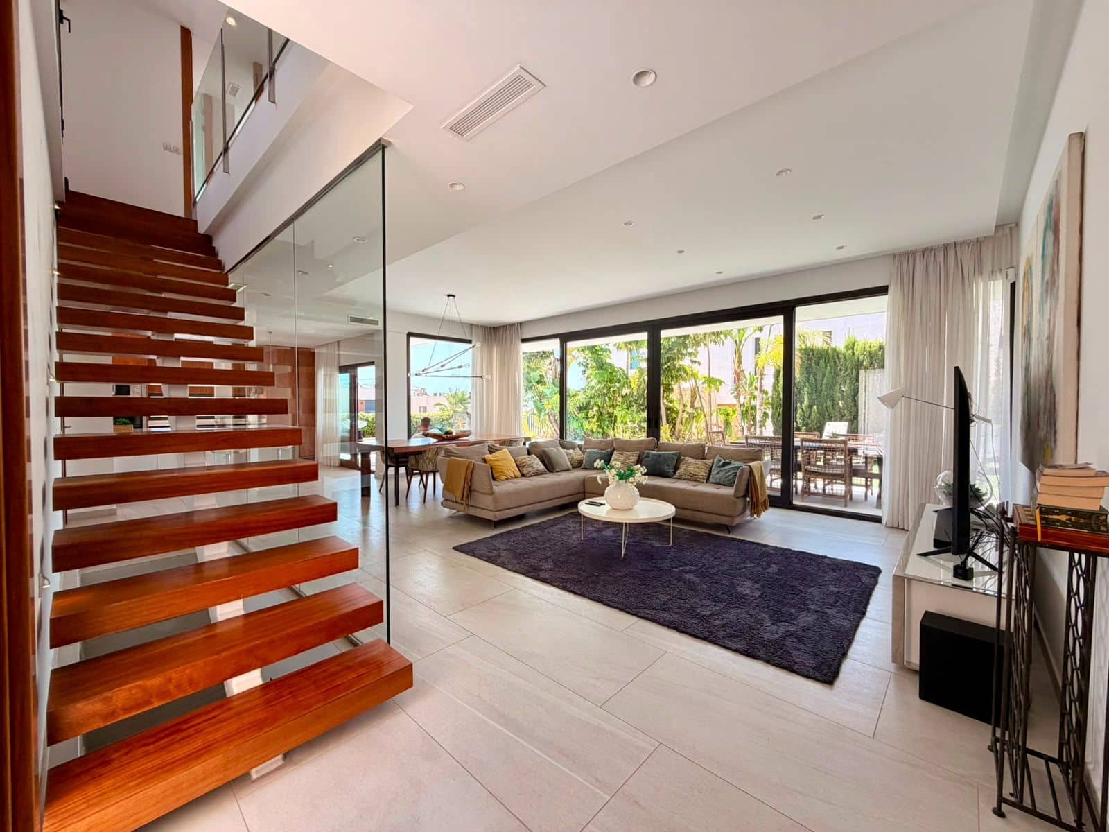 4 bedroom Villa for sale in Finestrat with pool garage - € 1,340,000 (Ref: 9933644)