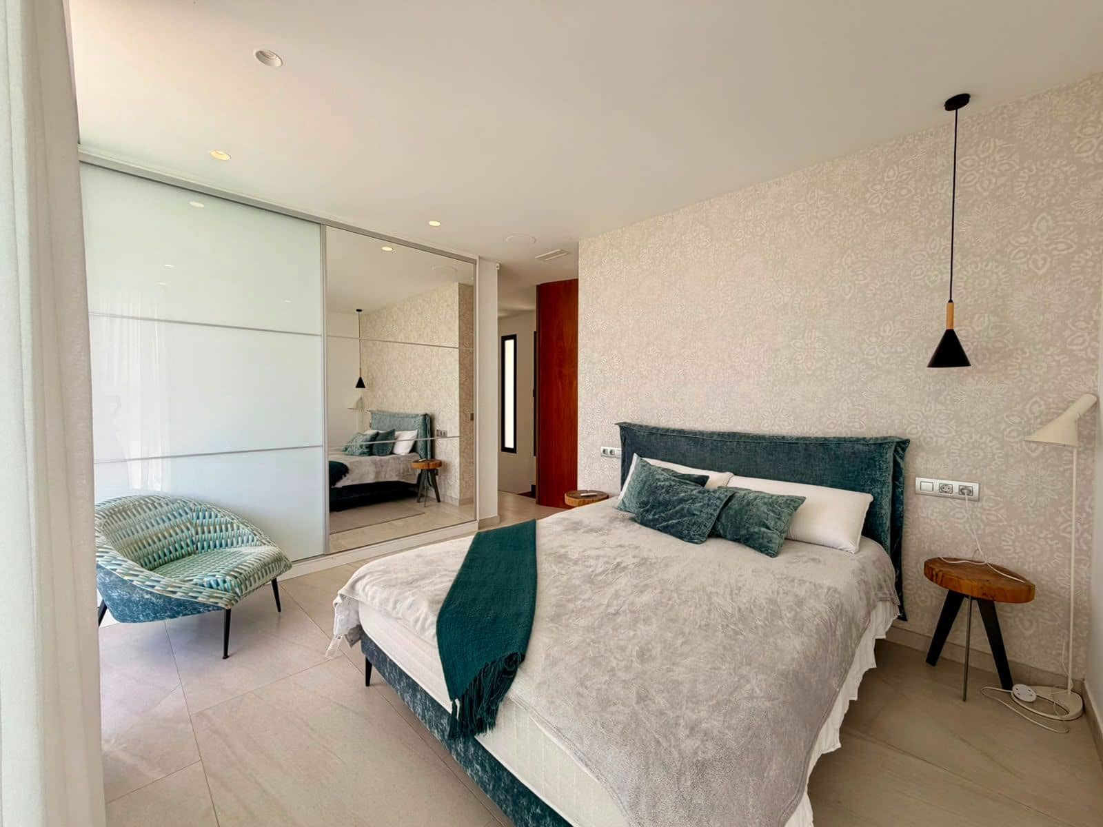 4 bedroom Villa for sale in Finestrat with pool garage - € 1,340,000 (Ref: 9933644)