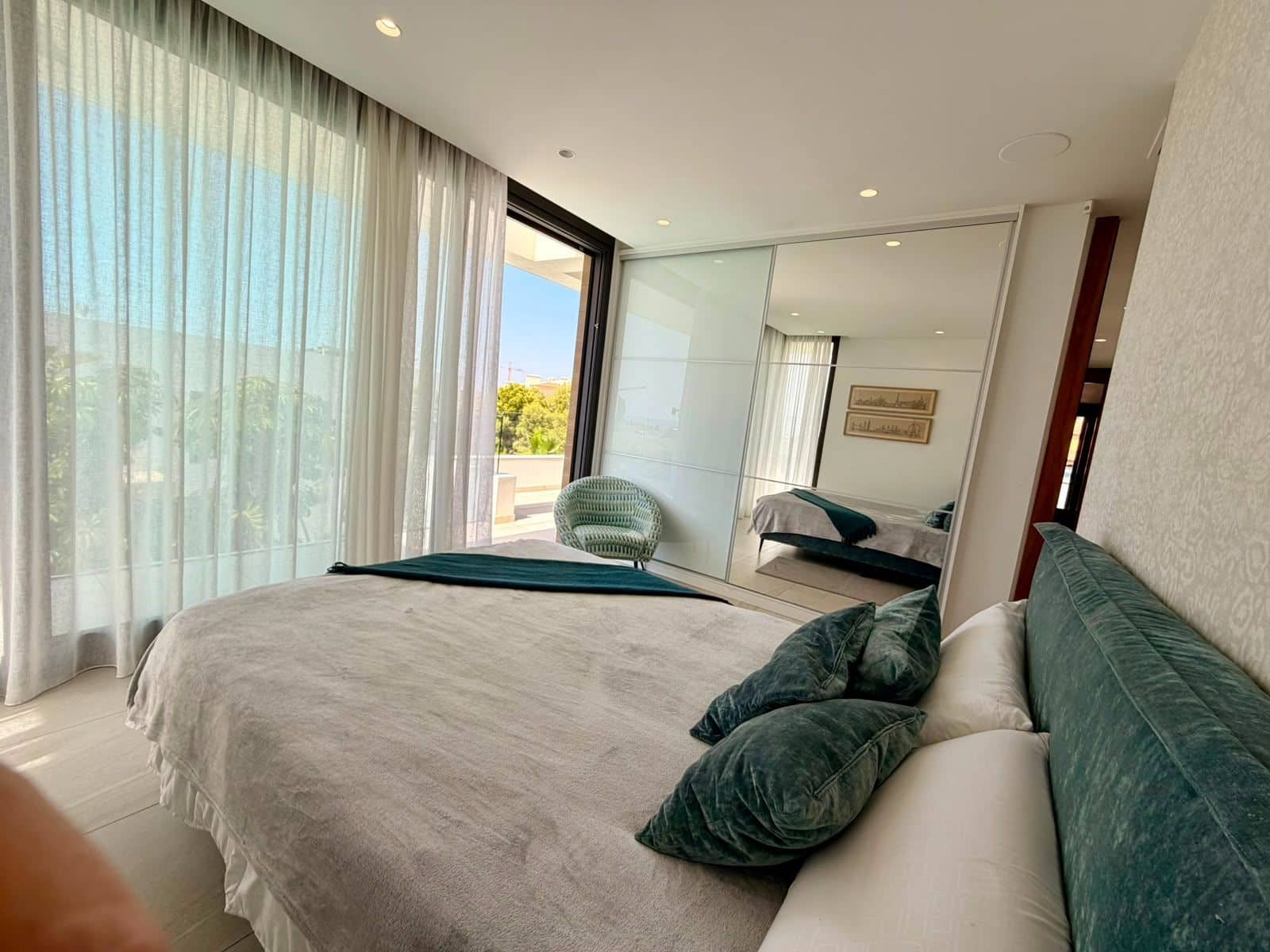 4 bedroom Villa for sale in Finestrat with pool garage - € 1,340,000 (Ref: 9933644)