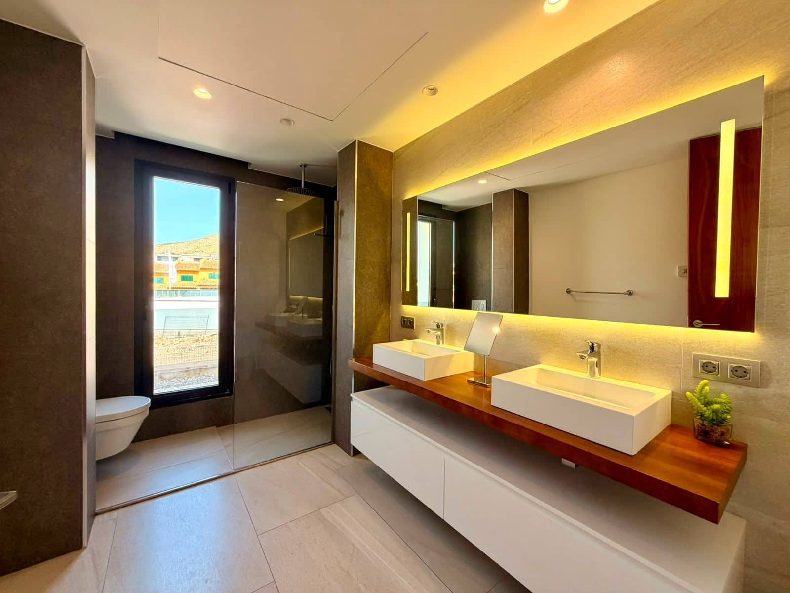 4 bedroom Villa for sale in Finestrat with pool garage - € 1,340,000 (Ref: 9933644)