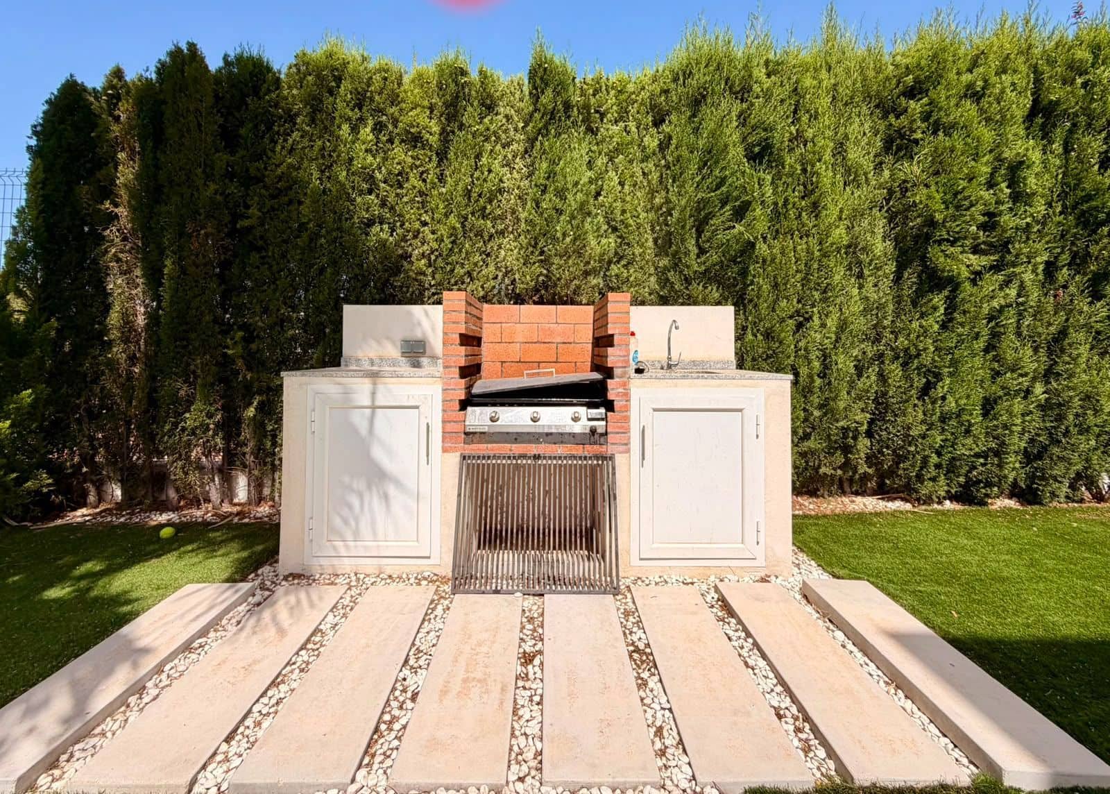 4 bedroom Villa for sale in Finestrat with pool garage - € 1,340,000 (Ref: 9933644)