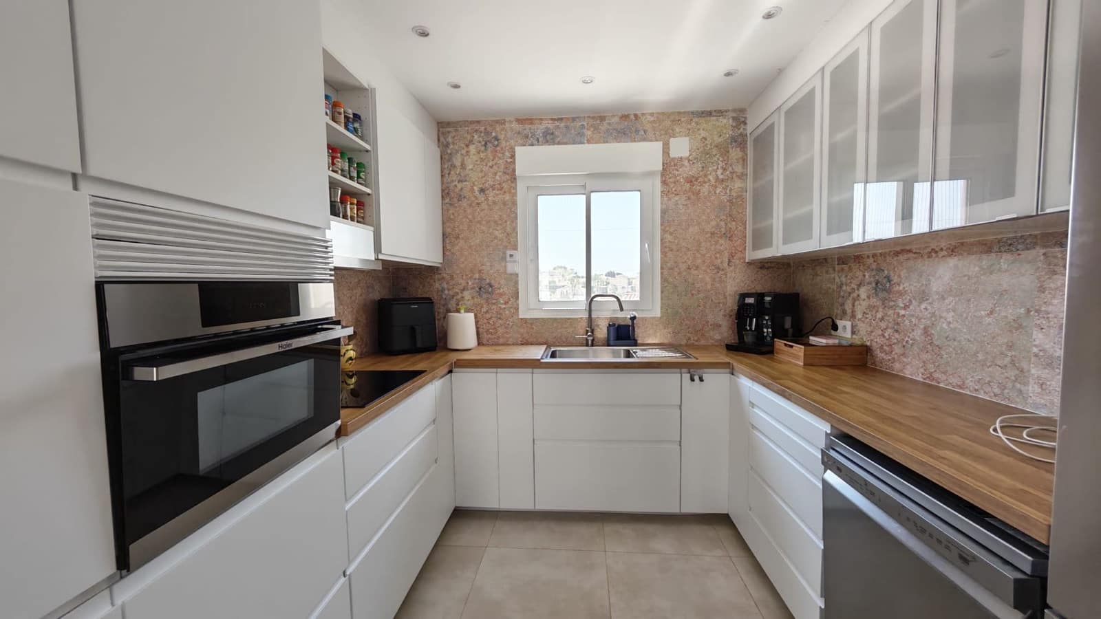 4 bedroom Villa for sale in Calpe / Calp with pool garage - € 849,000 (Ref: 9937540)