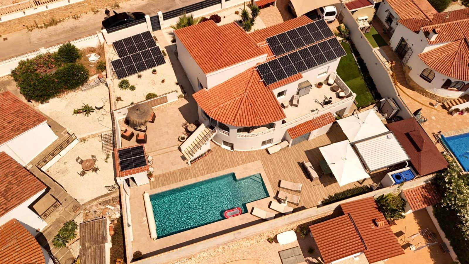 4 bedroom Villa for sale in Calpe / Calp with pool garage - € 849,000 (Ref: 9937540)