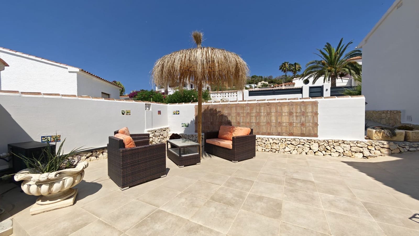 4 bedroom Villa for sale in Calpe / Calp with pool garage - € 849,000 (Ref: 9937540)