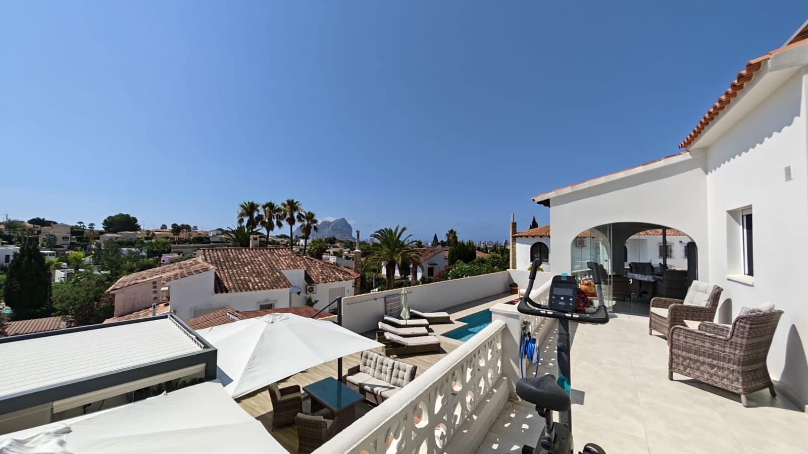 4 bedroom Villa for sale in Calpe / Calp with pool garage - € 849,000 (Ref: 9937540)