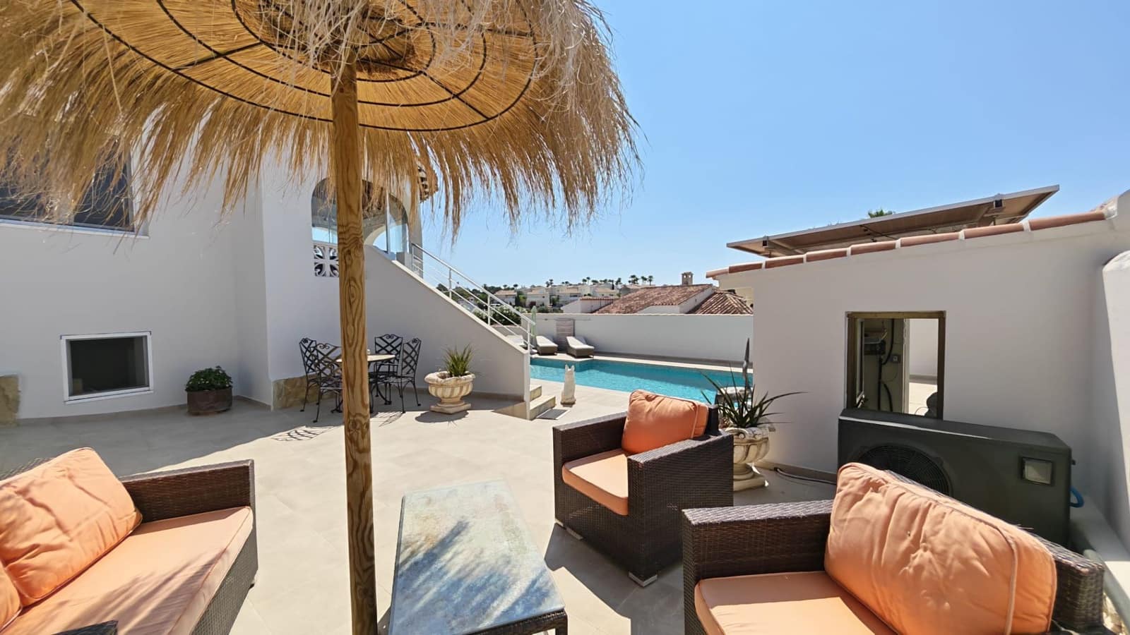 4 bedroom Villa for sale in Calpe / Calp with pool garage - € 849,000 (Ref: 9937540)