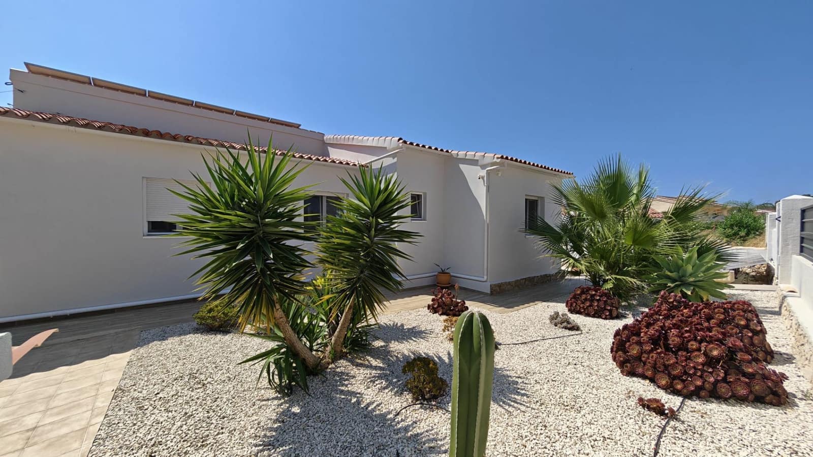 4 bedroom Villa for sale in Calpe / Calp with pool garage - € 849,000 (Ref: 9937540)