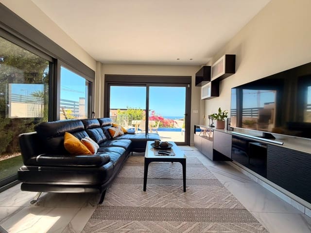 3 makuuhuone Huvila myytävänä paikassa Balcón de Finestrat - Terra Marina, Finestrat mukana uima-altaan 
autotalli - 725 000 € (Ref: 9947340)